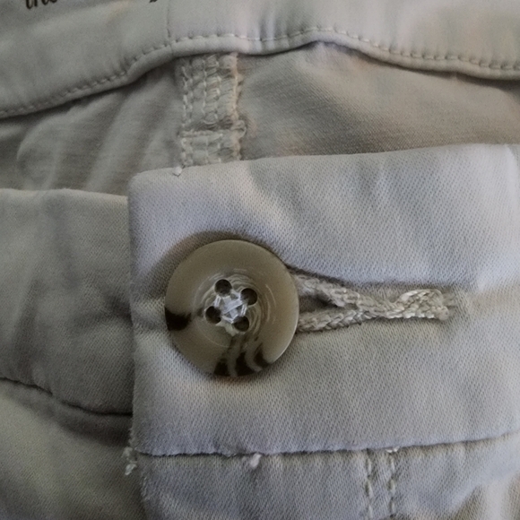 Chico's The So Lifting Crop Chino Khaki Pants Size 6 XS Neutral Everyday EUC - Picture 2 of 5